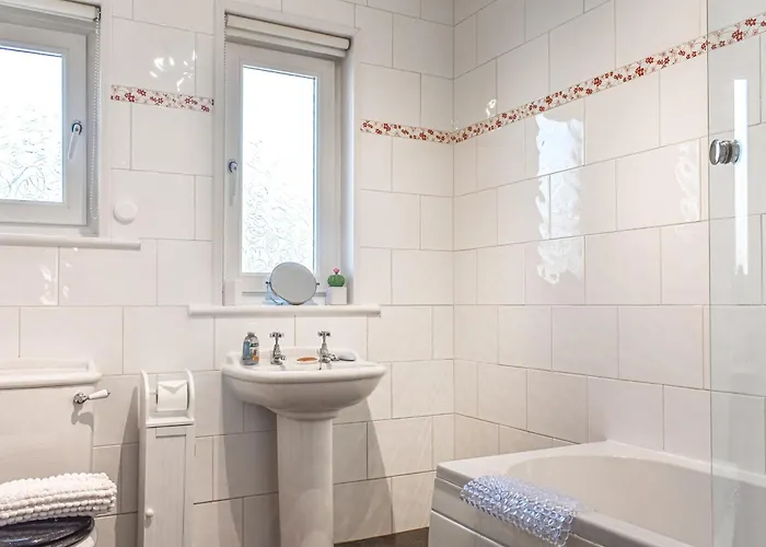 Railway Sleepers 펜션 휫비